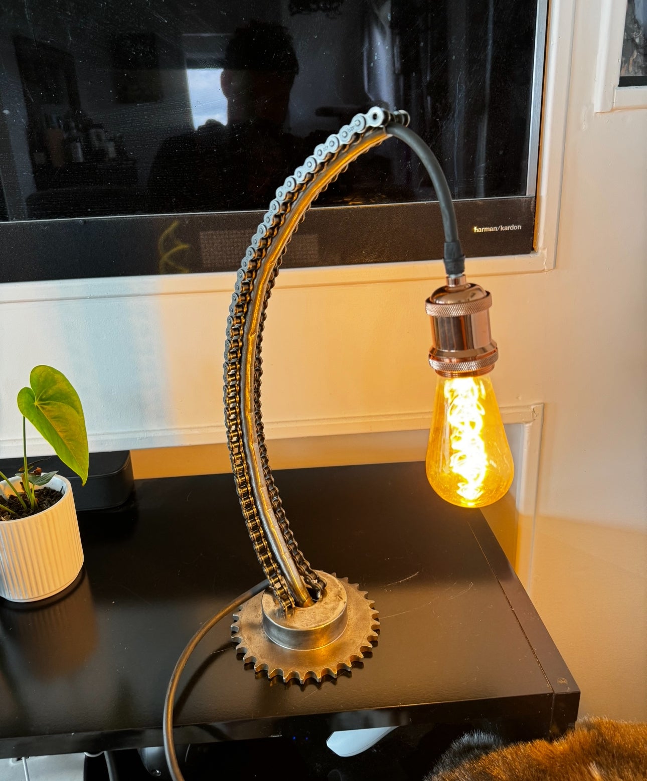 Industrial glow lamp