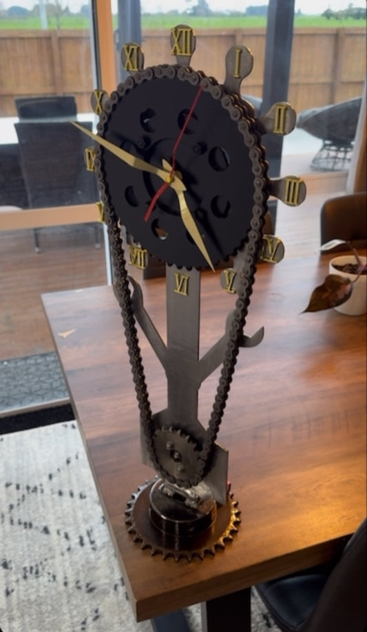 Spinning sprocket & chain clock